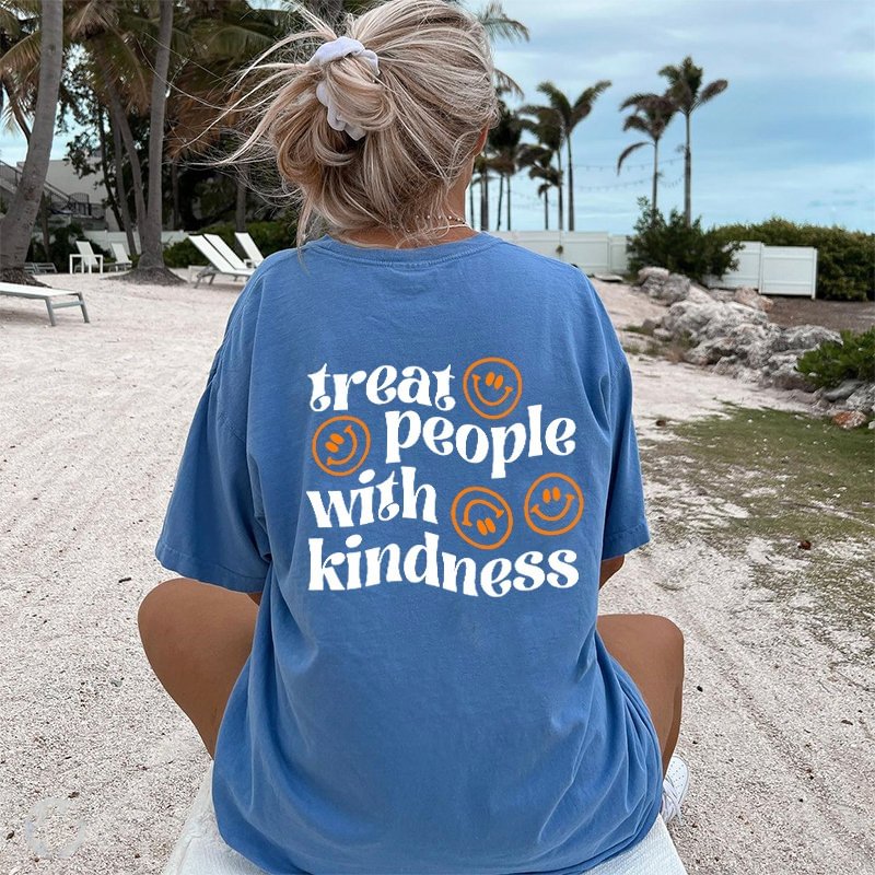 Treat People With Kindness Casual T-shirt / [blueesa] /