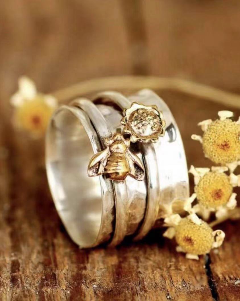 Simple wide version bee flower two-tone lady insect ring