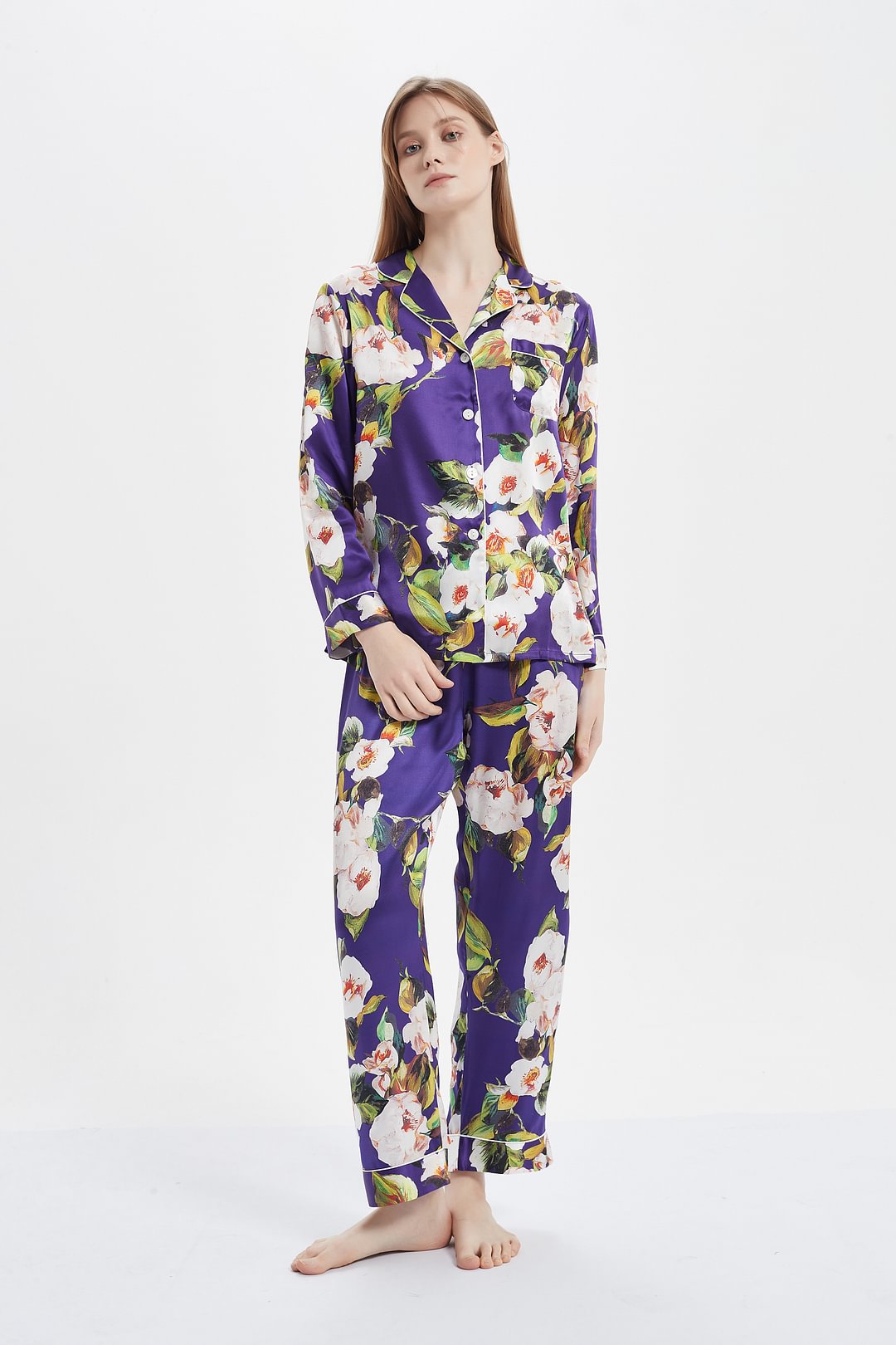 19 MOMME Pyjama en soie violet imprimé fleuri 1