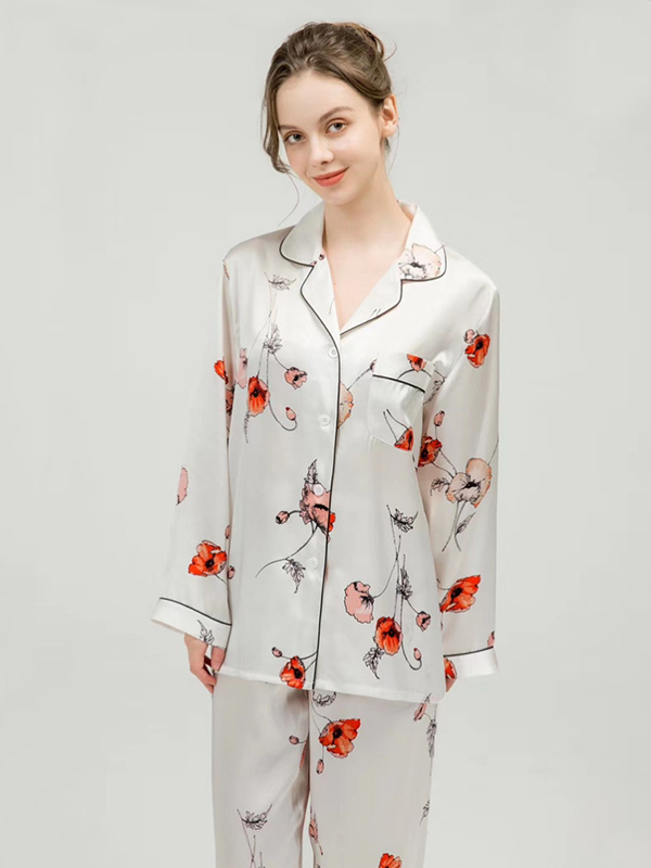 19 MOMME Pyjama en soie blanc imprimé floral printanier 1