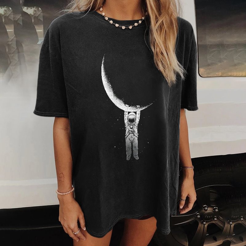   Moon astronaut print designer t-shirt - Neojana