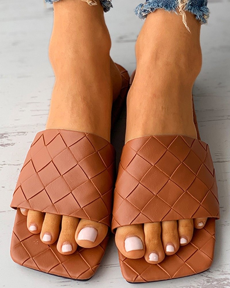Quilted Square Toe Casual Slippers
