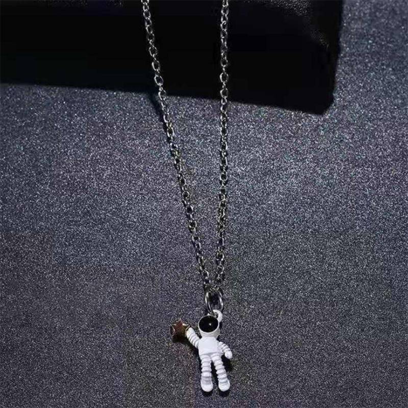 Minnieskull Space Astronaut Fashion Personality Necklace - Minnieskull