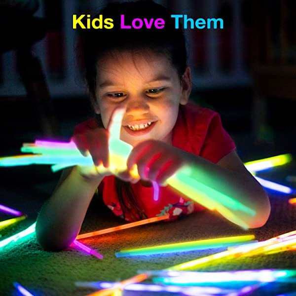100 Glow Sticks Bulk Party Supplies - Glow in The Dark Fun Party Pack with 8" Glowsticks and Connectors for Bracelets and Necklaces for Kids and Adults 100pack、amazon、sdecorshop