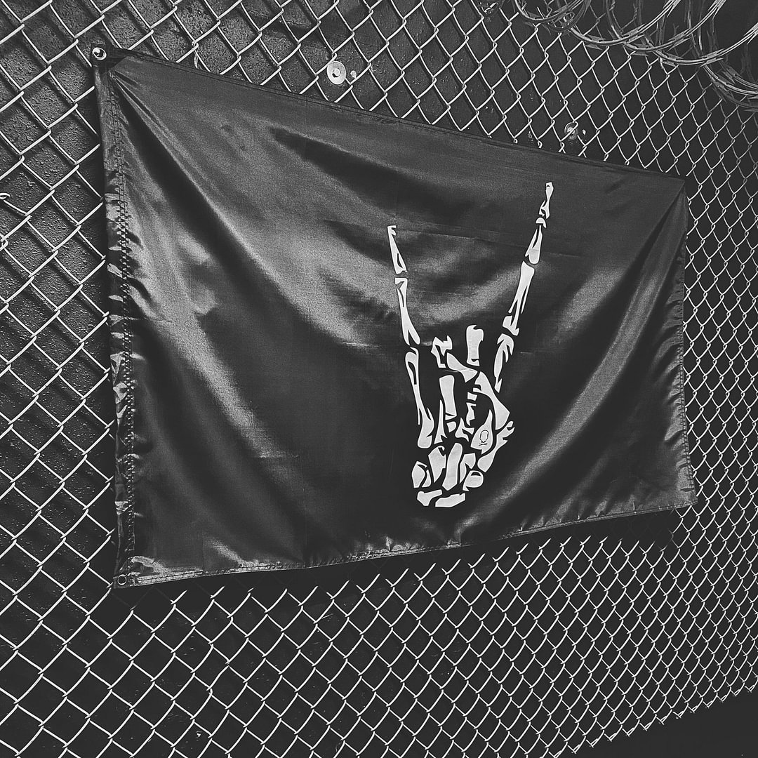 Minnieskull Cool Skull Hand Hanging Flag Home Decor - Minnieskull