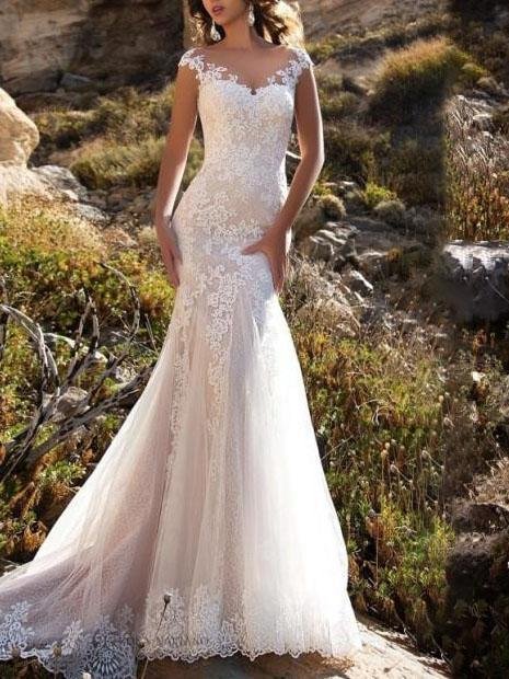 Lace plain sleeveless wedding dress