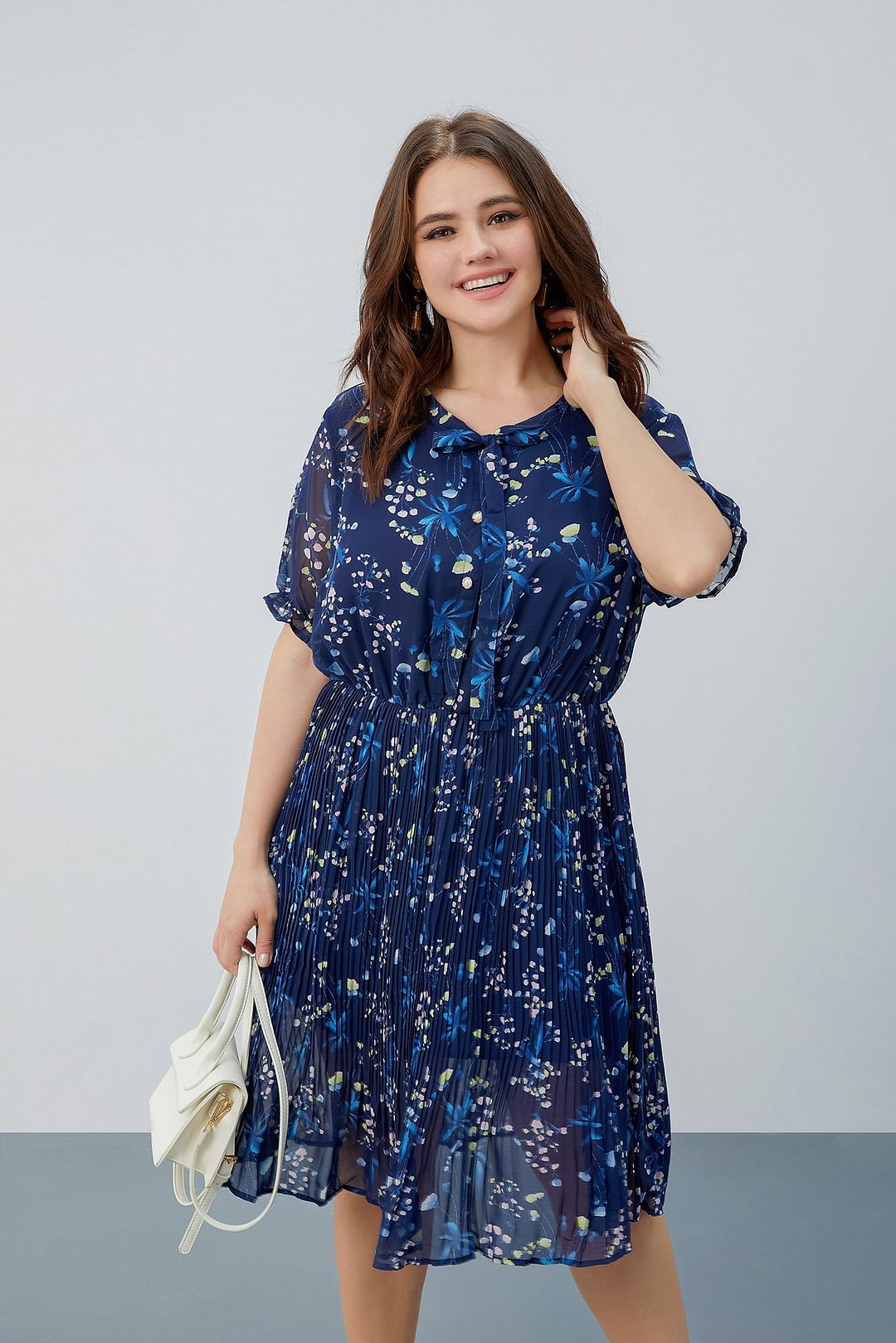 Navy Floral-print Tie-neck Pleated Dress P13531