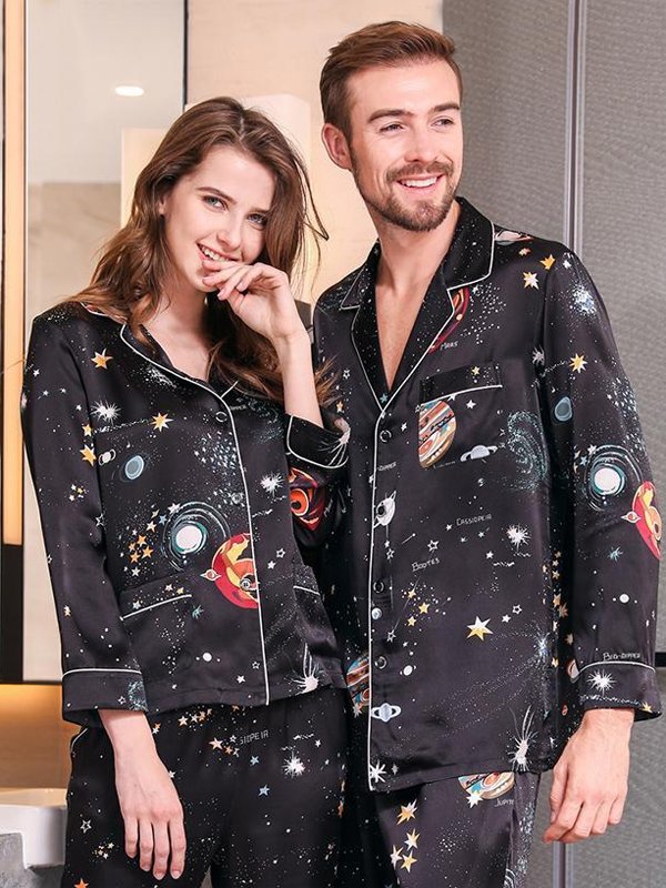 22 Momme Pyjama en soie noir imprimé planétaire couple-Soie Plus