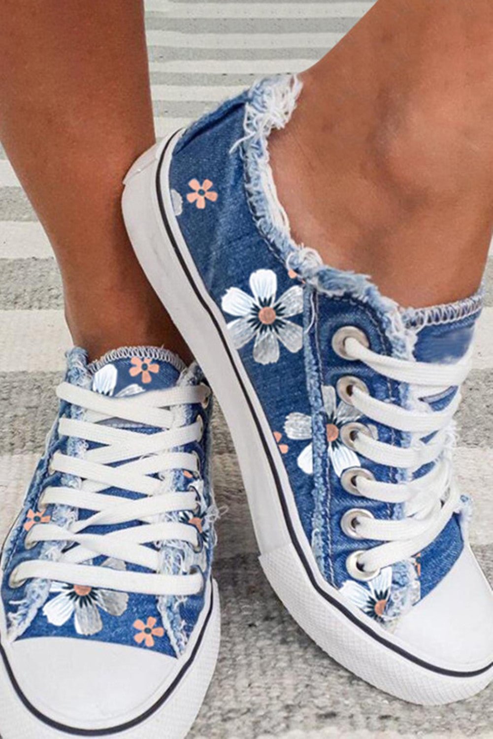  Women Casual Cute Floral Canvas Shoes - Low Lace Up Canvas Sneakers
