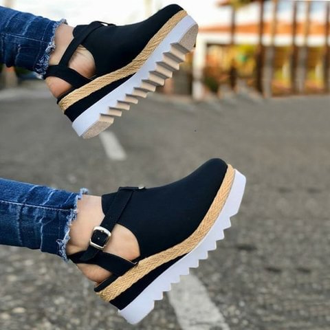 Wedge Sandals Show High Trend in Summer Women's Shoes