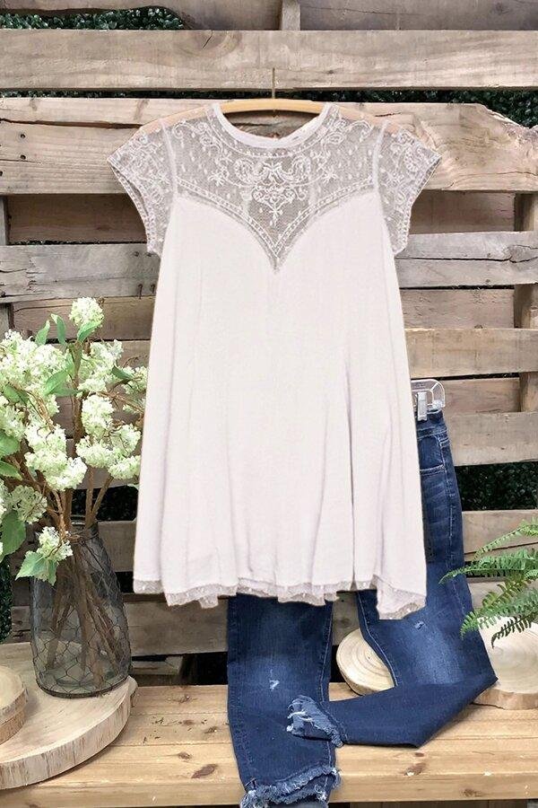 Contrasting Lace Loose T-shirt-Mayoulove