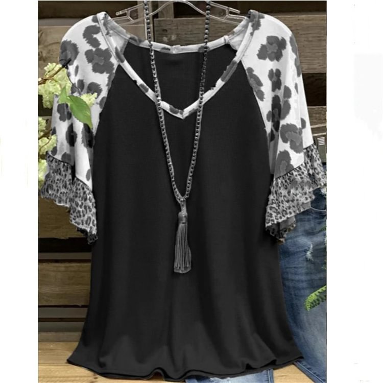 Women's Light Khaki Short Sleeve Leopard-Print T-Shirts Waffle V-neck Leopard Stitching Casual 5-sleeve T-shirt