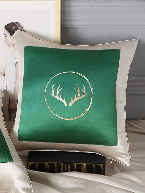 Reindeer Printed Decorative Silk Pillowcase
