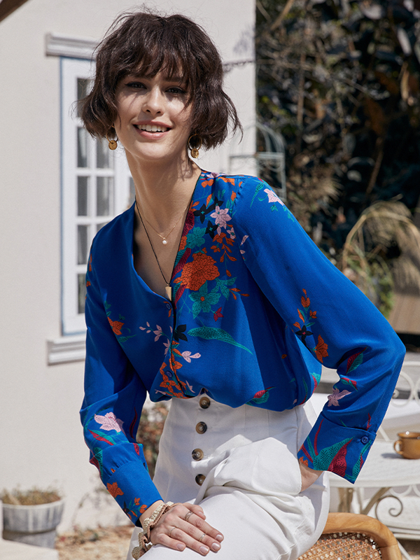 Silk Blouse Romantic Holiday Style