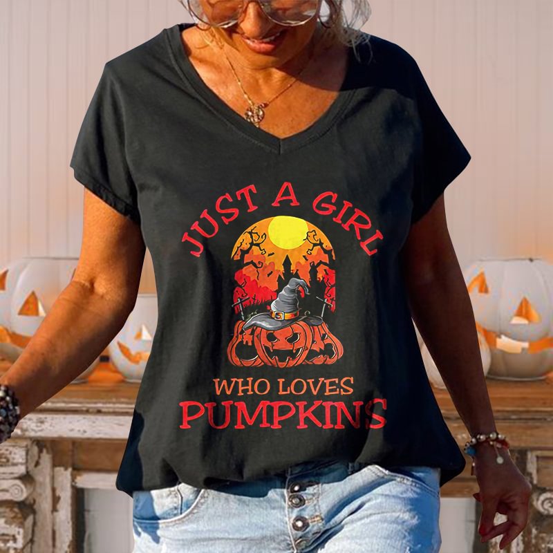 Just A Girl Who Loves Pumpkins  Printed T-shirt