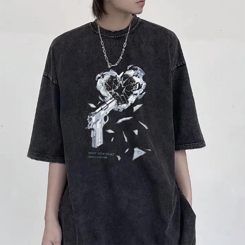 Hip-Hop Guns Heartbreak Print T-Shirt / Techwear Club / Techwear
