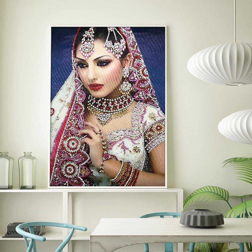 Beauty - Special Shaped Diamond Painting 30x40cm