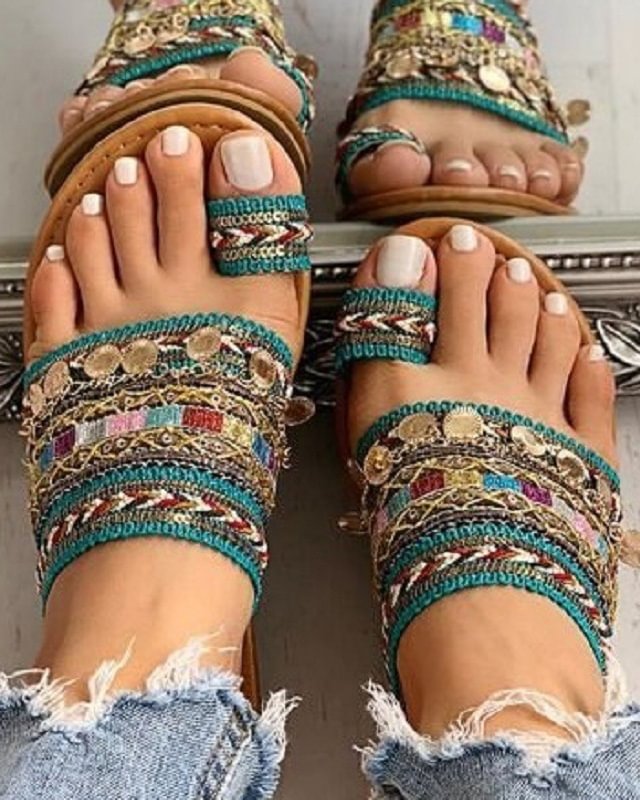Flat bottom sequined rhinestone color matching ethnic Roman sandals