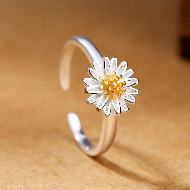 Adjustable Daisy Bloom Ring S925