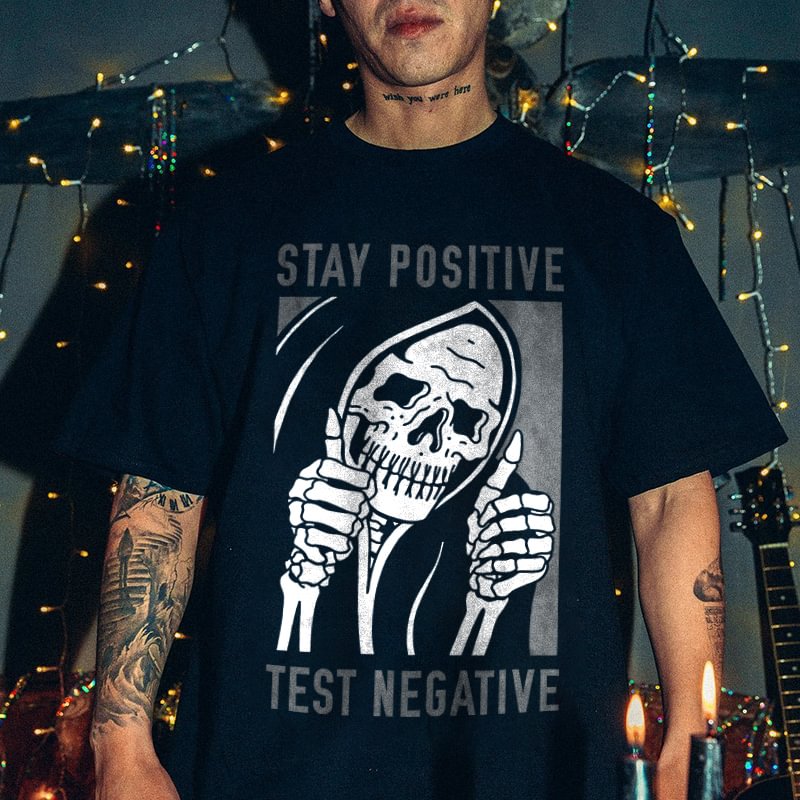 Cloeinc Stay positive test negative skull print T-shirt - Cloeinc