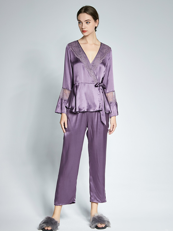 Graceful V Neck Silk Pajamas Set With Lace For Women
