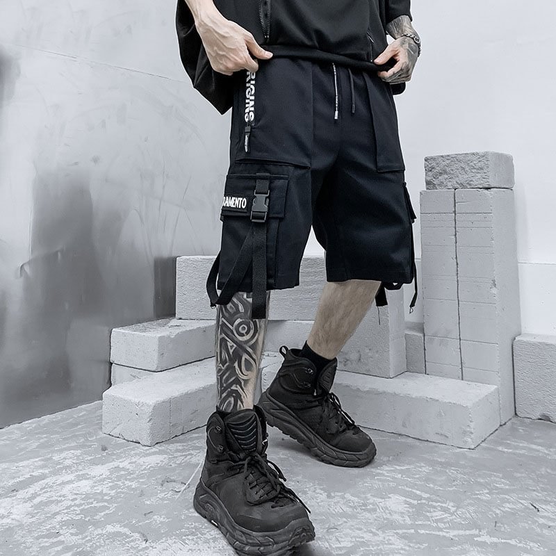 Black Casual Techwear Style Strapped Shell Buckle Drawstring Shorts Pants With Text Painting(1.0)