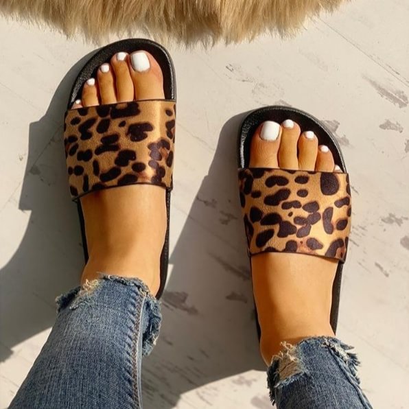 Women's Leopard Print Retro Peep Toe Slippers - vzzhome