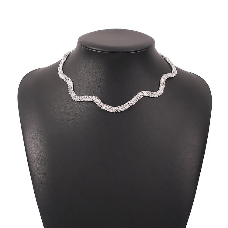 1PCS Allover Studded Asymmetrical Chain Necklace