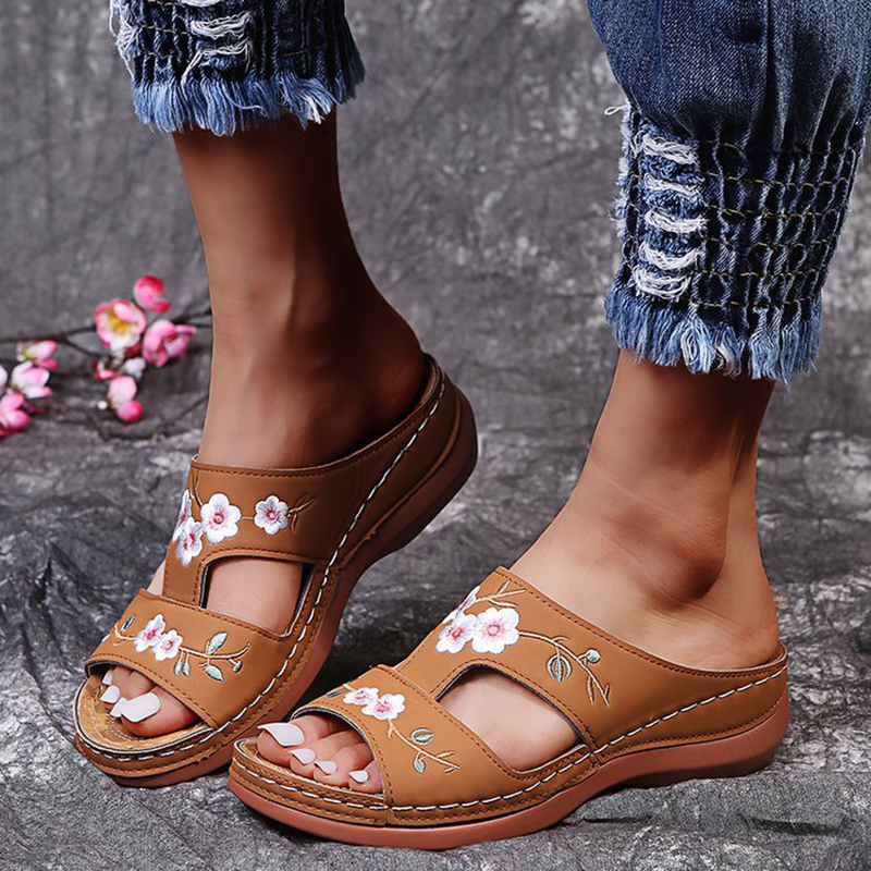 Women's Flower Embroidered Vintage Casual Wedges Sandals