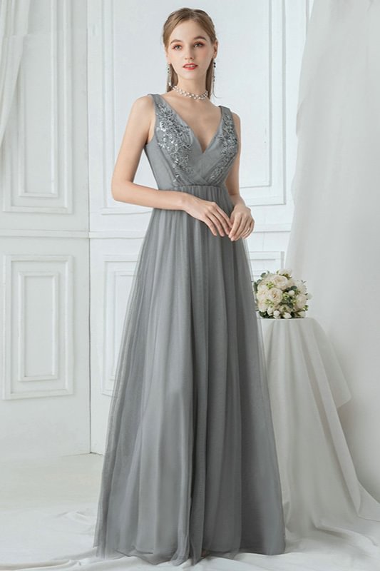 grey v-neck sleeveless tulle long prom dress with appliques