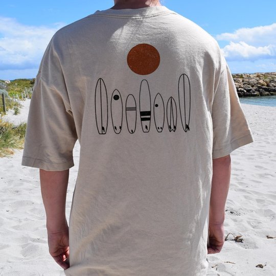 Surfboards And Sun Graphic Print T-shirt - Cloeinc