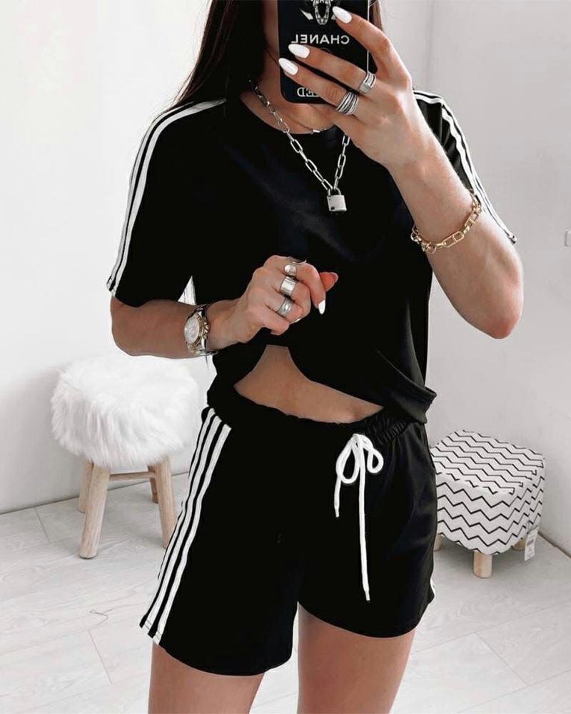 Striped Side Patchwork Short Sleeve Cropped T-shirts With Shorts Suit Sets P15599