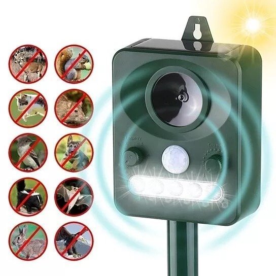 Solar Ultrasonic Pest Repeller Outdoor Animal with Sound Motion Sensor and Flashing Light