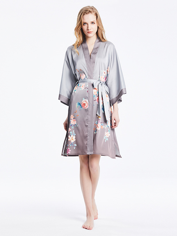 19 MOMME Kimono en soie imprimé floral oriental gris - grande taille -Soie Plus