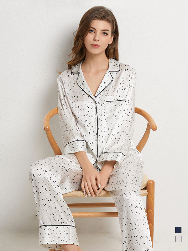 19 MOMME Pyjama en soie imprimé style français Blanc 1