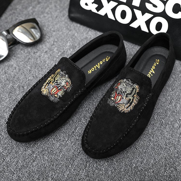 BrosWear Men's Casual Tiger Embroidered Soft Sole Loafers