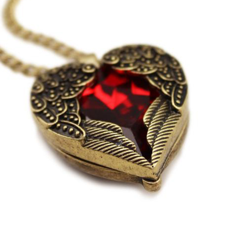 Minnieskull Vintage Red Diamond Peach Heart Wings Heart Necklace - Minnieskull
