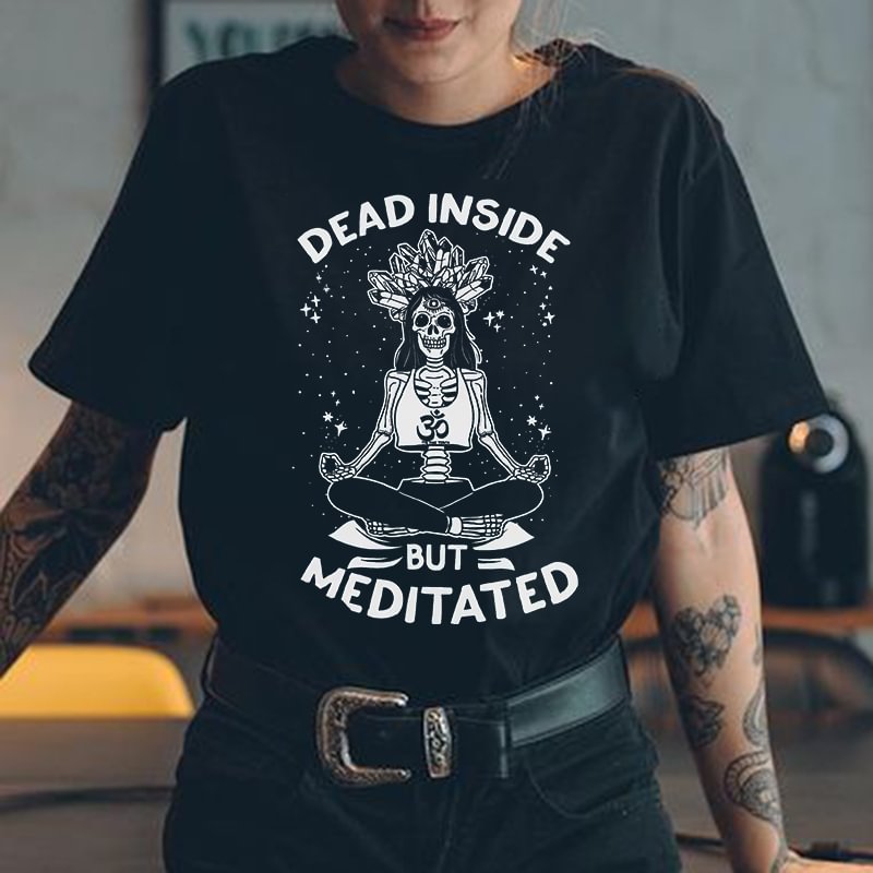 Minnieskull DEAD INSIDE BUT MEDITATED printed black T-shirt - Minnieskull