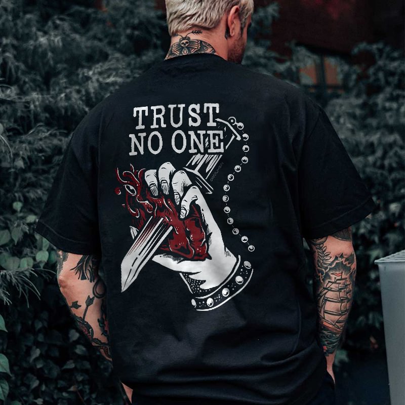 Trust No One printed loose men's T-shirt -  UPRANDY