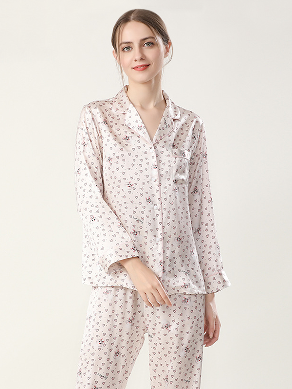 Pyjama en soie rose claire motif animal 1