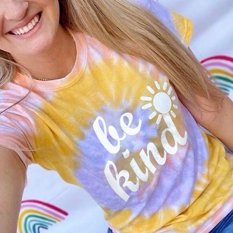 Women's be kind letter tie-dye casual T-shirt