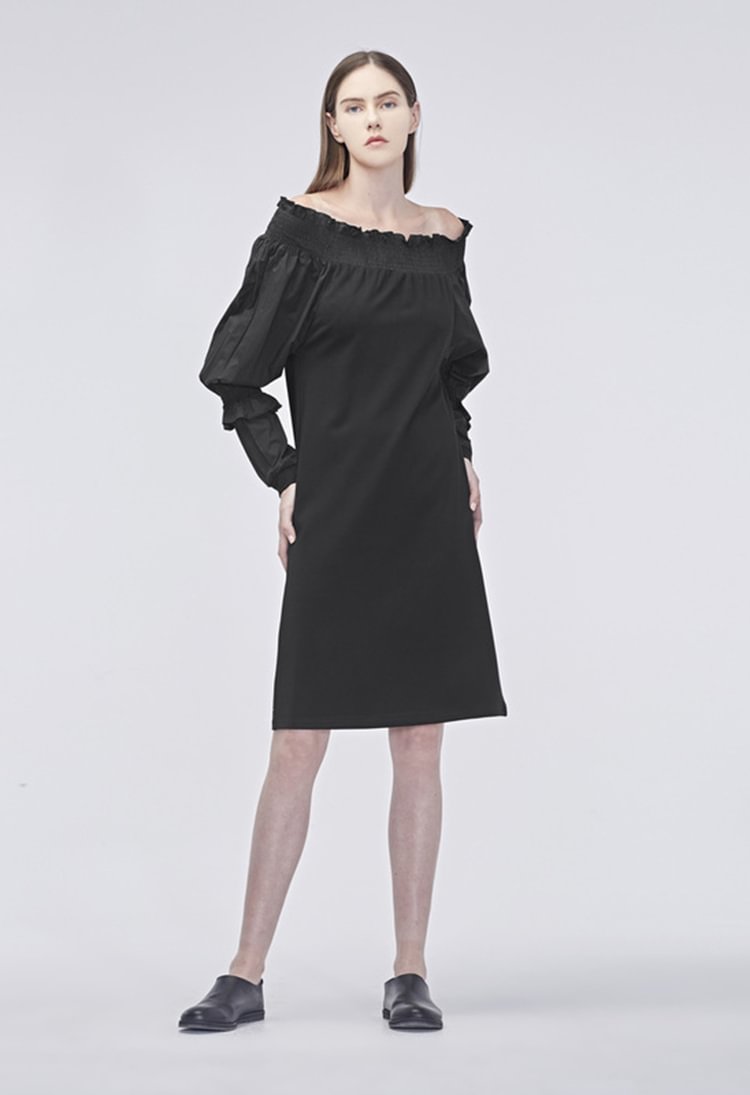 SDEER Asymmetric Pleated Long-sleeved Dress With A Word Collar And Solid Color Wood Ears