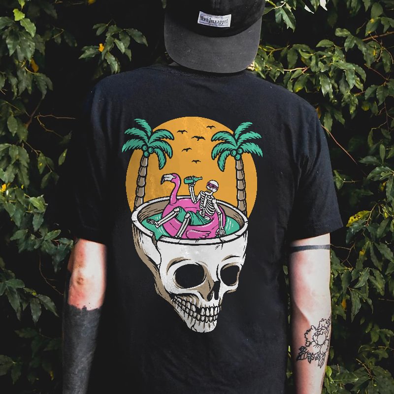 Cloeinc  Skull's On Holiday Beach Printed Men's T-shirt - Cloeinc