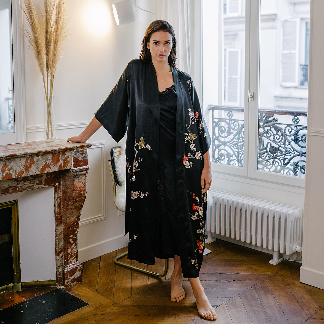 22 Momme Blooming Black Women's Silk Kimono Robe-Real Silk Life
